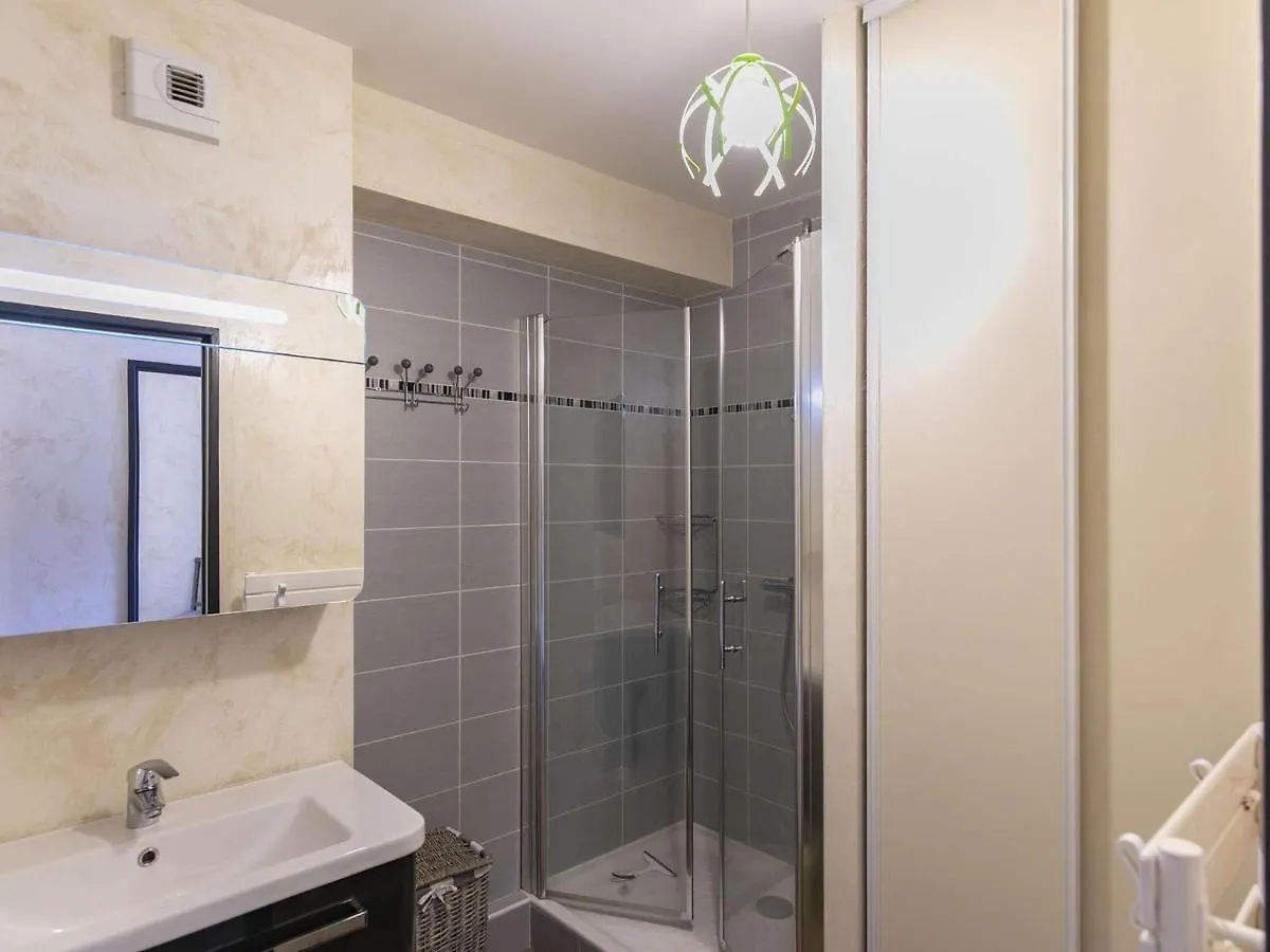 דירה בארג'ס Bel Appartement 4 Pers, Terrasse, Parking Prive, Proche Ski Et Thermes - Fr-1-403-98